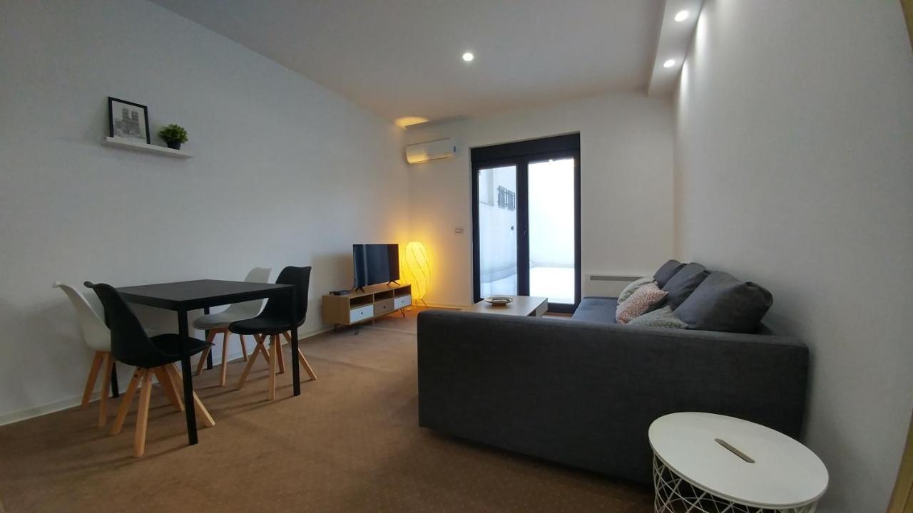 J&J Apartments Belgrad Exteriör bild