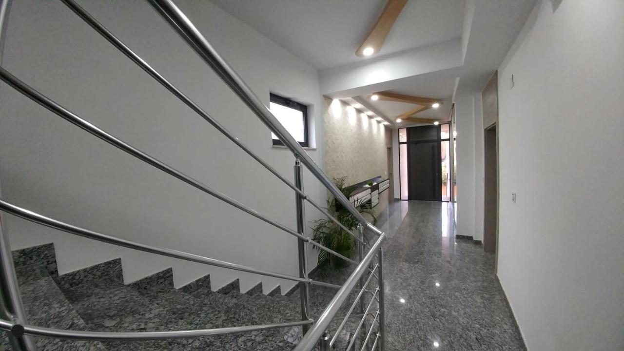 J&J Apartments Belgrad Exteriör bild