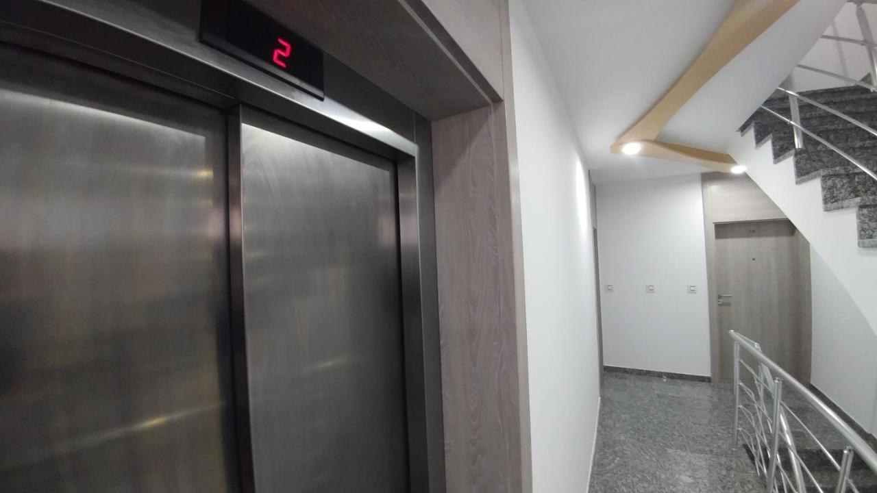 J&J Apartments Belgrad Exteriör bild