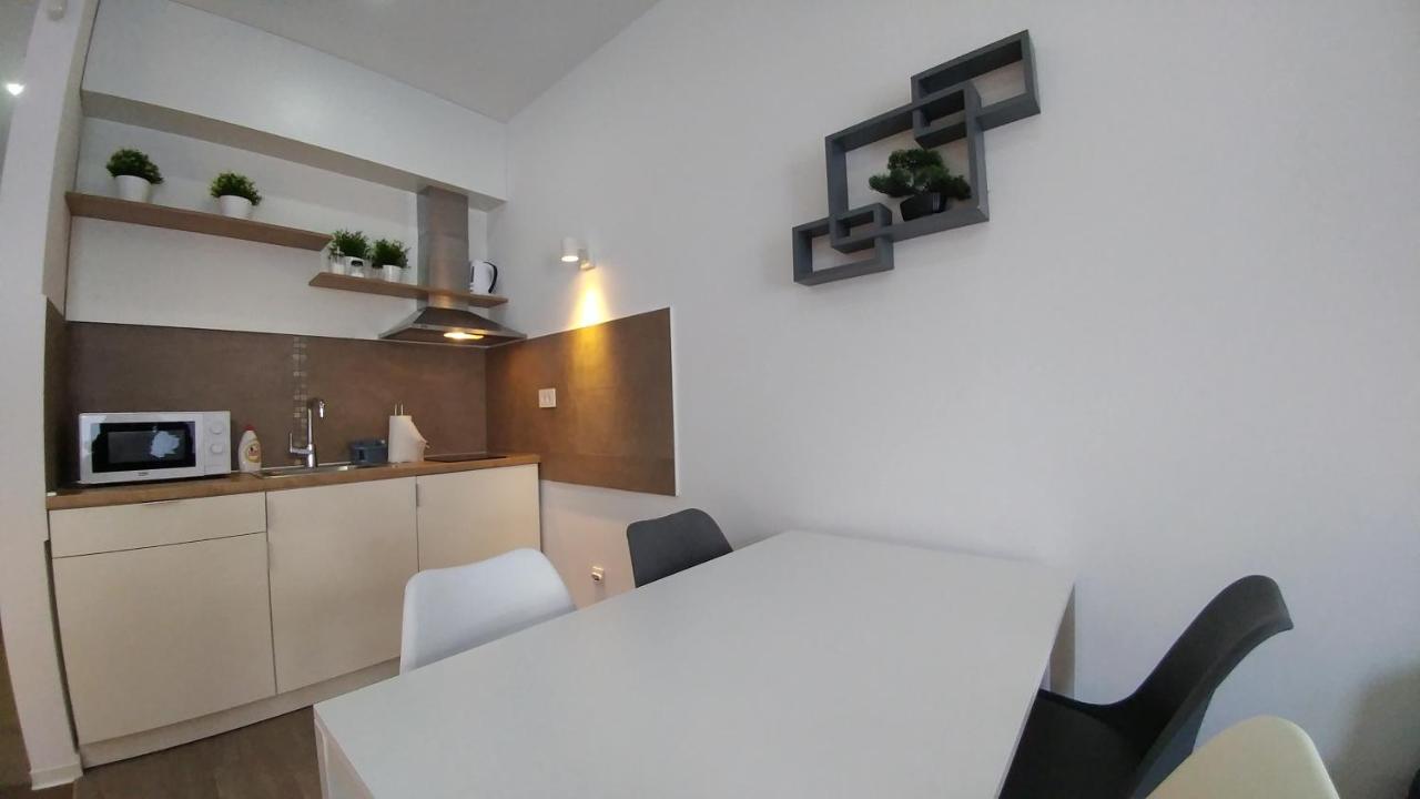 J&J Apartments Belgrad Exteriör bild