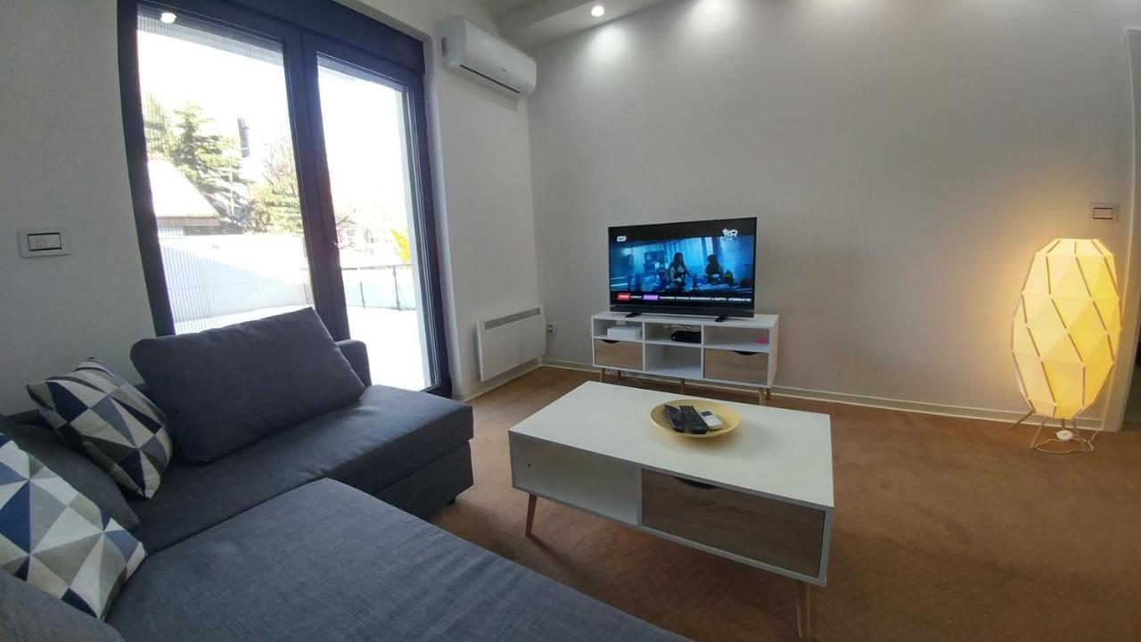 J&J Apartments Belgrad Exteriör bild