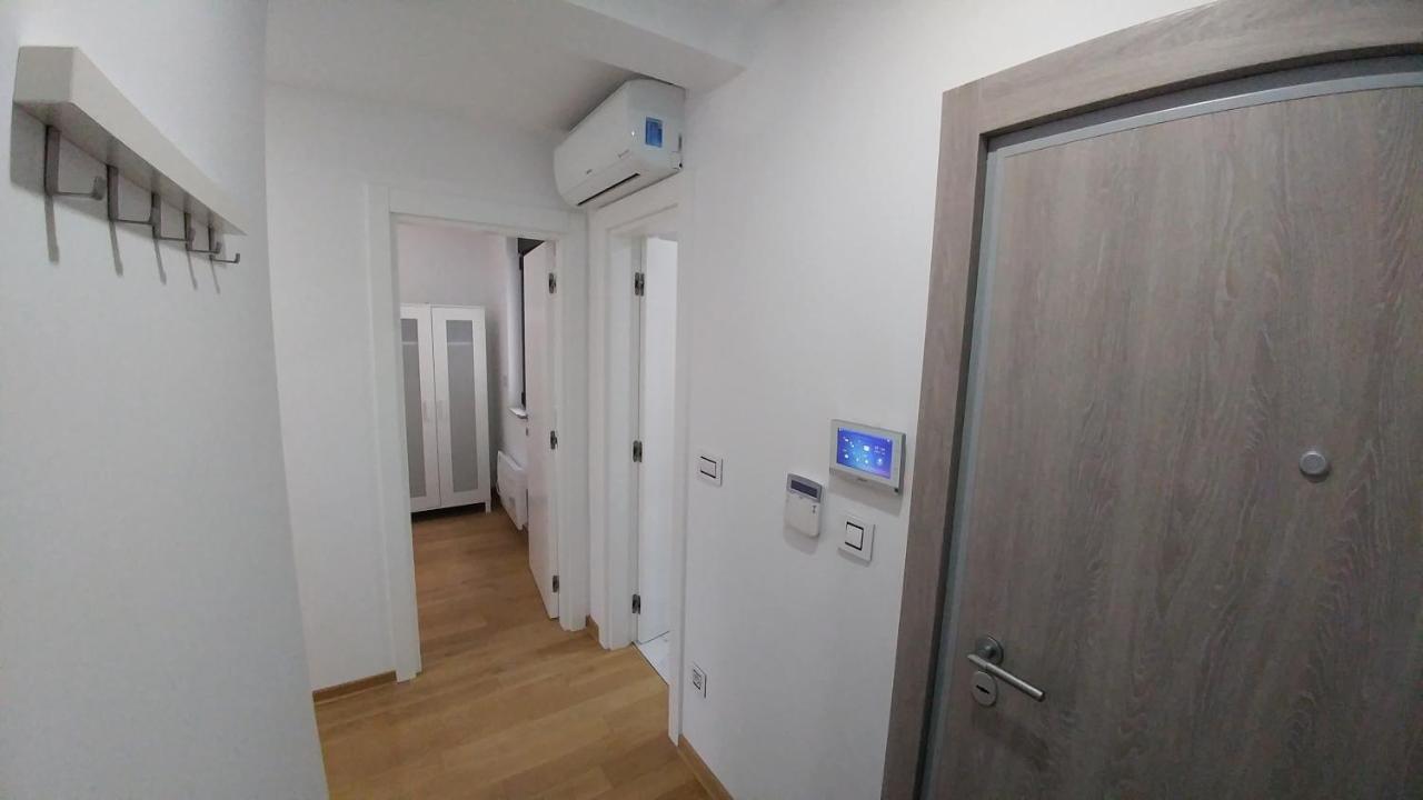 J&J Apartments Belgrad Exteriör bild