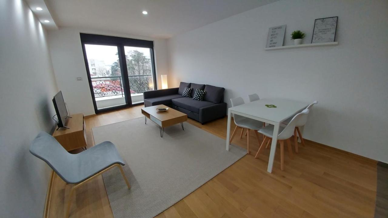J&J Apartments Belgrad Exteriör bild